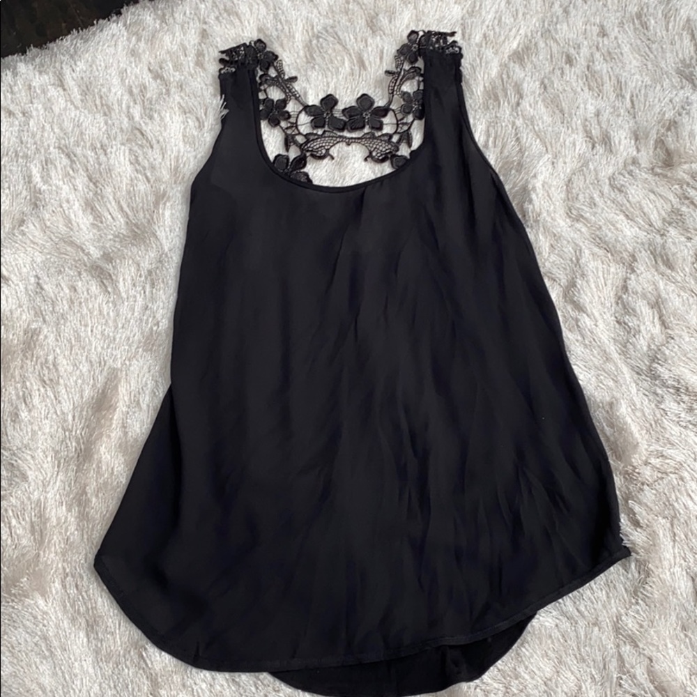 Express tank with lace back detail- size Large